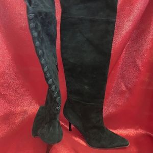 Beautiful Stuart Weitzman Suede Knee High Boots!